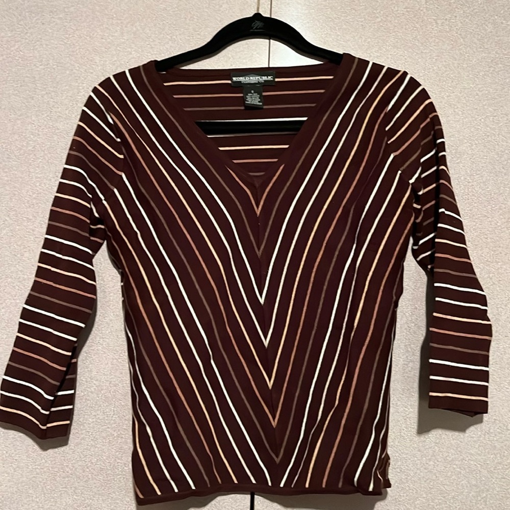 World republic 3/4 sleeve v-neck striped top